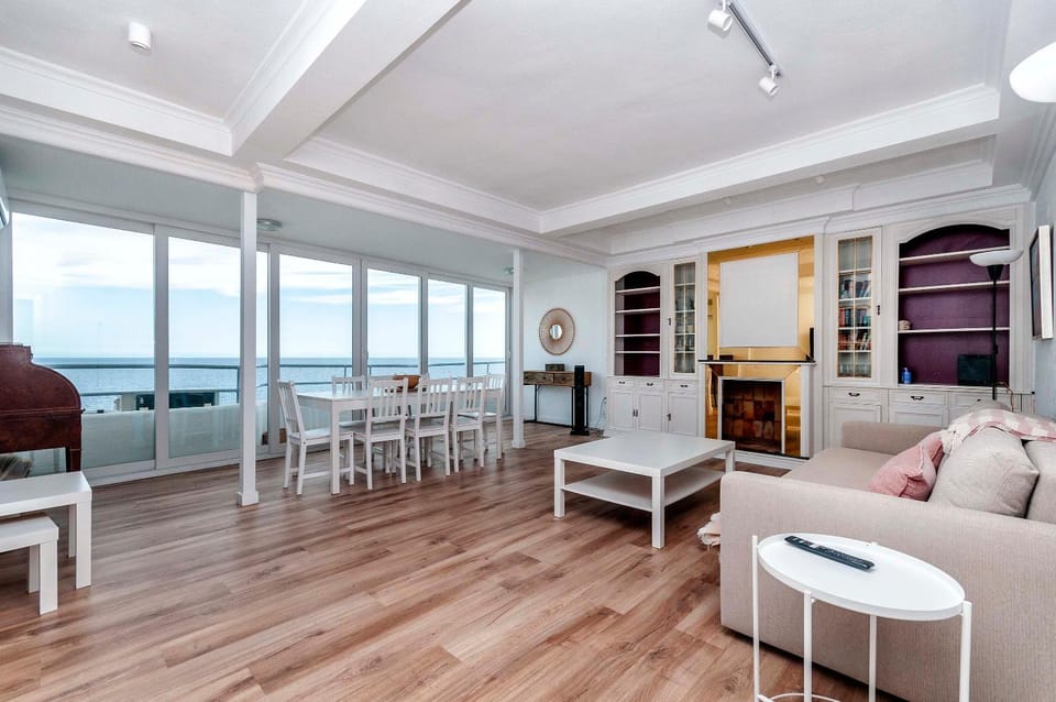 Natural landscape, Living room, Seating area, Dining area, Sea view