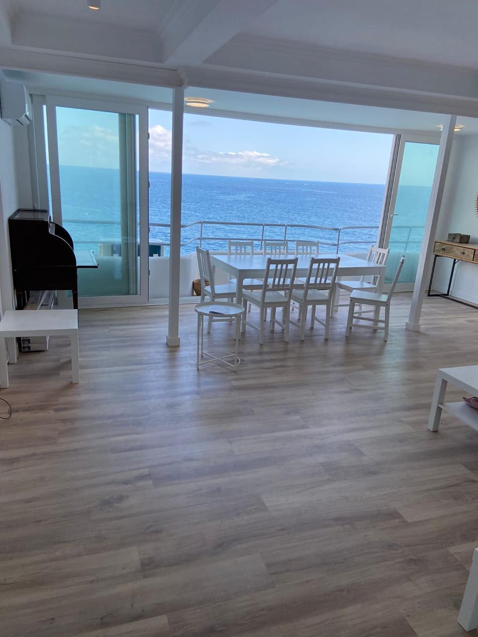 Natural landscape, TV and multimedia, View (from property/room), Balcony/Terrace, Living room, Seating area, Dining area, Sea view