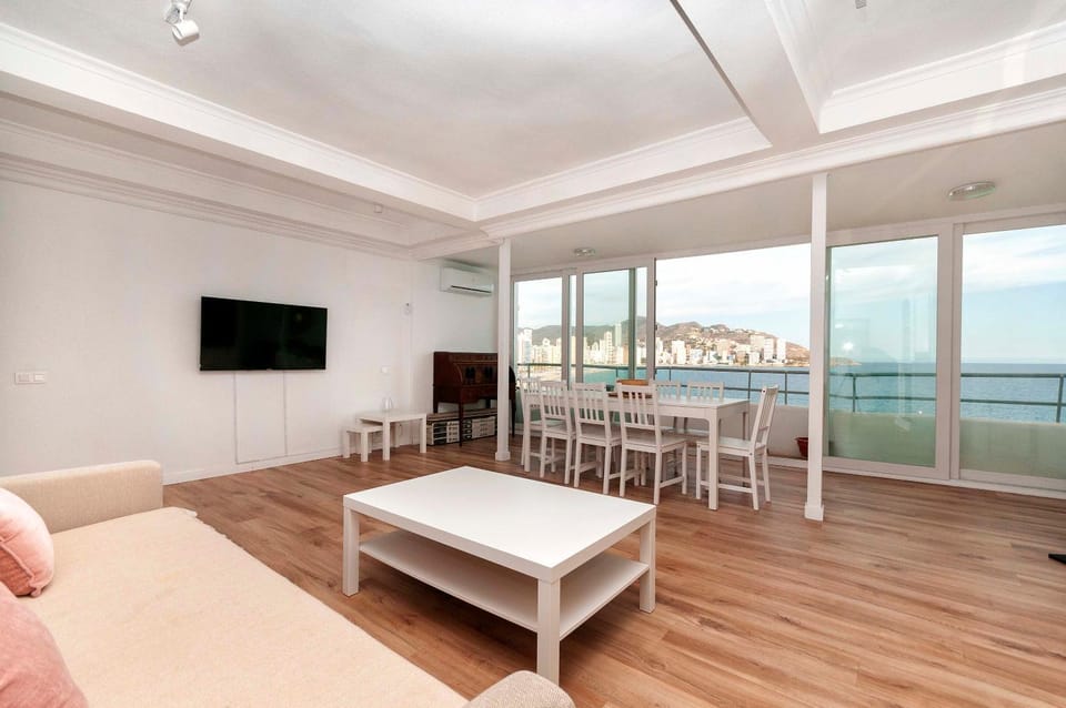 TV and multimedia, View (from property/room), Balcony/Terrace, Living room, Seating area, Dining area, Sea view