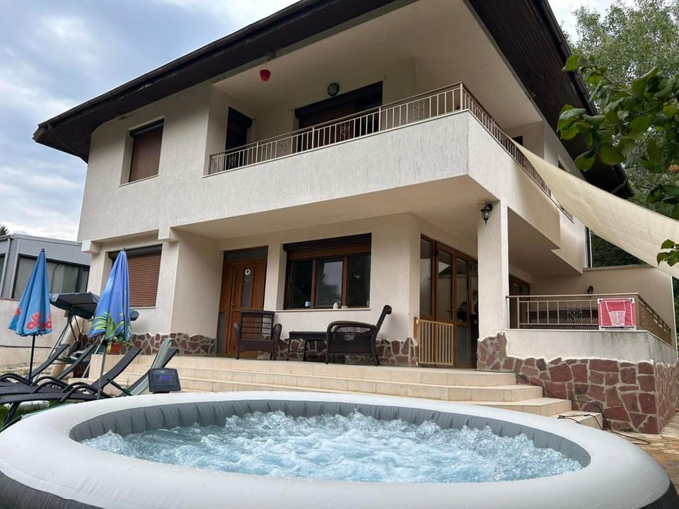 Property building, Natural landscape, Hot Tub, sunbed