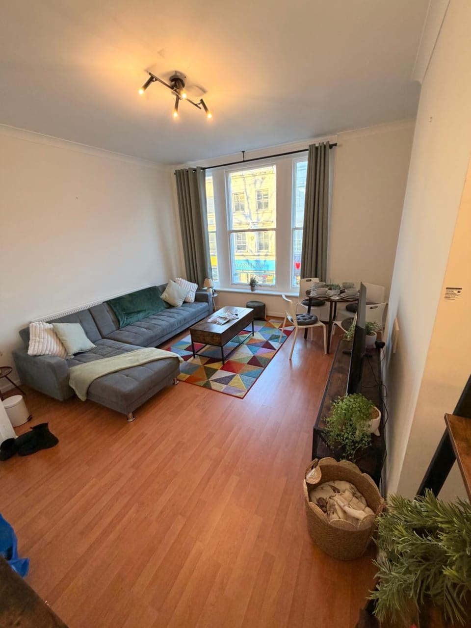 Living room, Photo of the whole room, Seating area