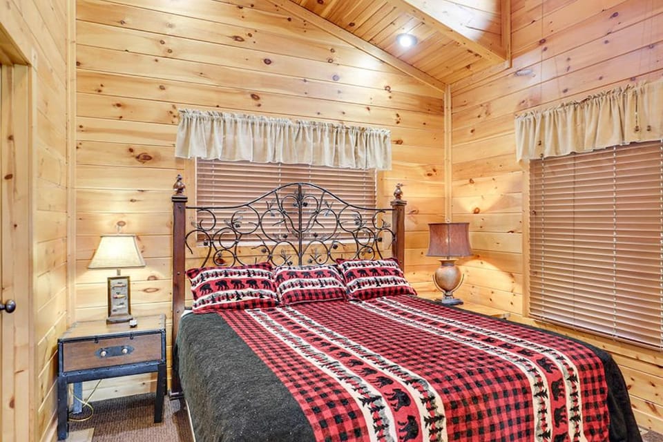 Quality Time by Venture Smoky Mountains House in Gatlinburg