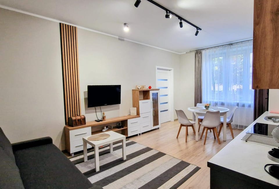 TV and multimedia, Kitchen or kitchenette, Living room