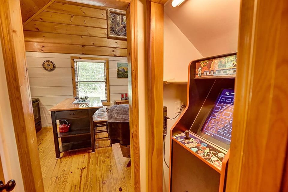 Smoky Time Out by Venture Smoky Mountains House in Sevierville