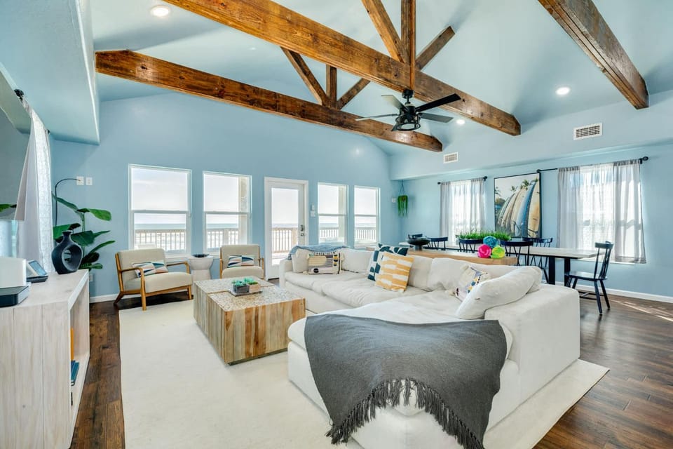 Direct Beach Access Beachfront House in Surfside Beach