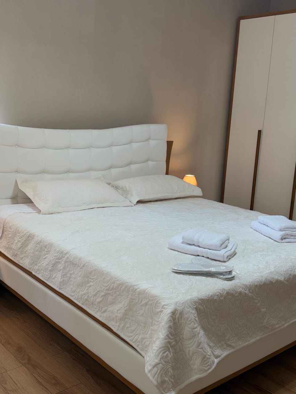 Bed, Bedroom, towels, wardrobe
