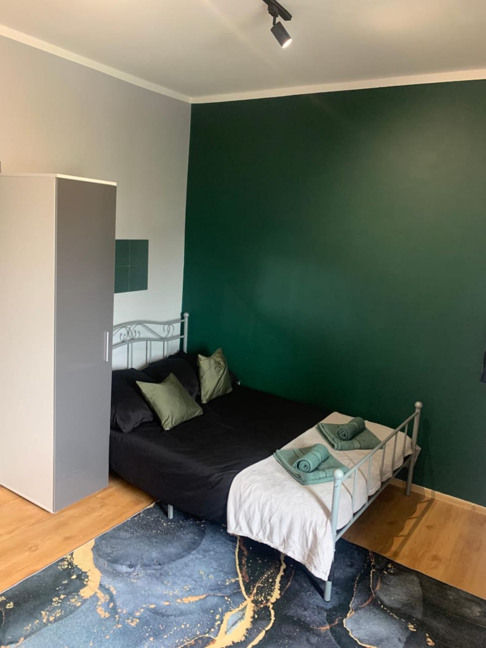 Bed, Living room, Photo of the whole room, Bedroom