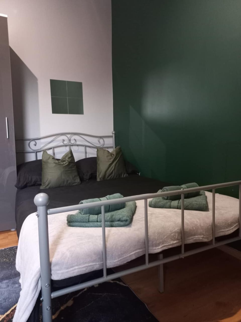 Bed, Living room, Photo of the whole room, Bedroom