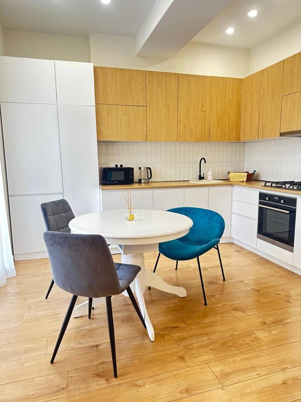 Coffee/tea facilities, Kitchen or kitchenette, Seating area, Dining area, dishwasher, oven, pet friendly, stove