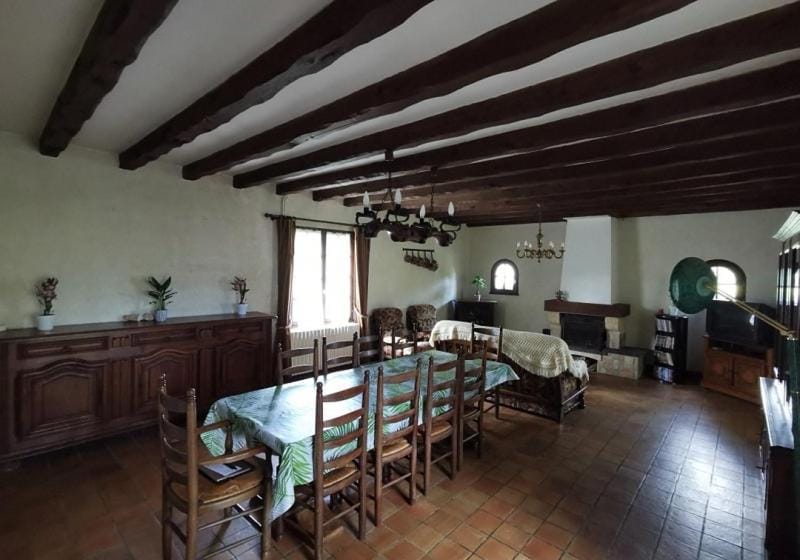 Library, Living room, Banquet/Function facilities, Seating area, fireplace