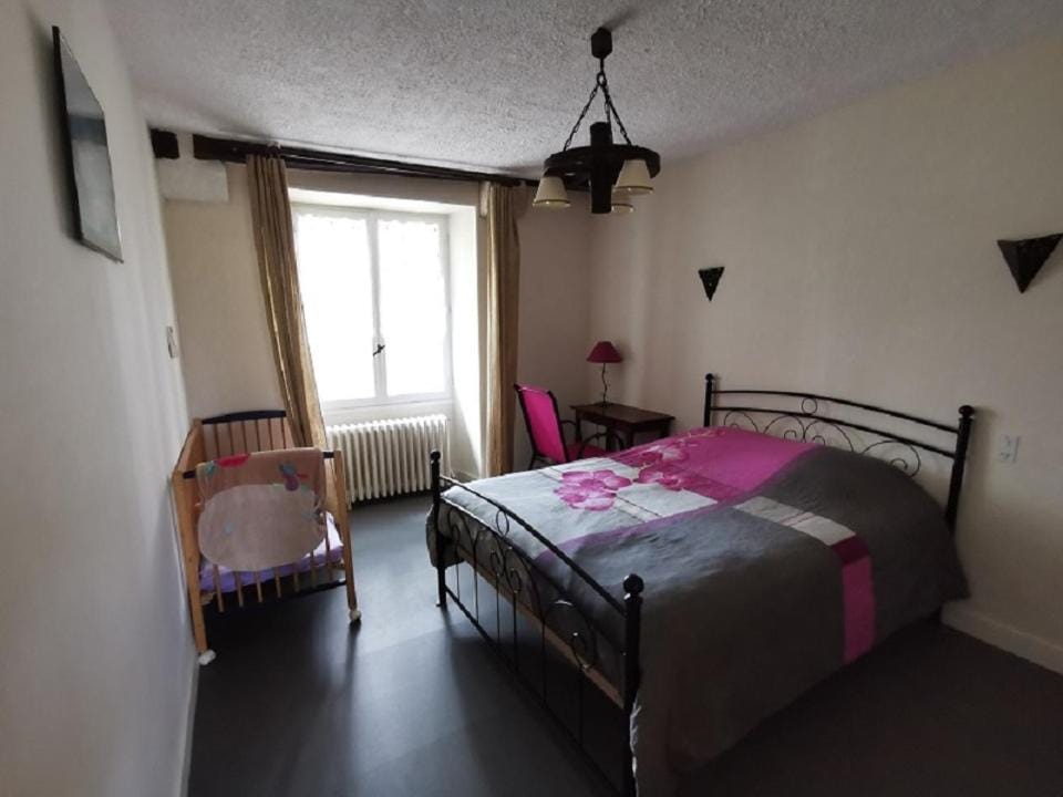 Bed, Photo of the whole room, Bedroom, cot