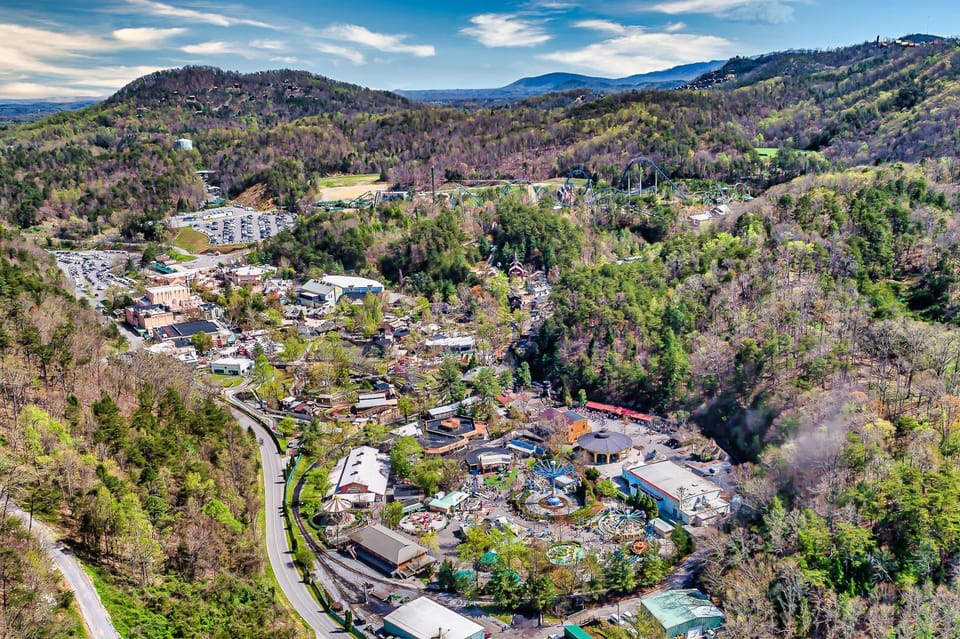 The Lake House by Venture Smoky Mountains House in Sevierville