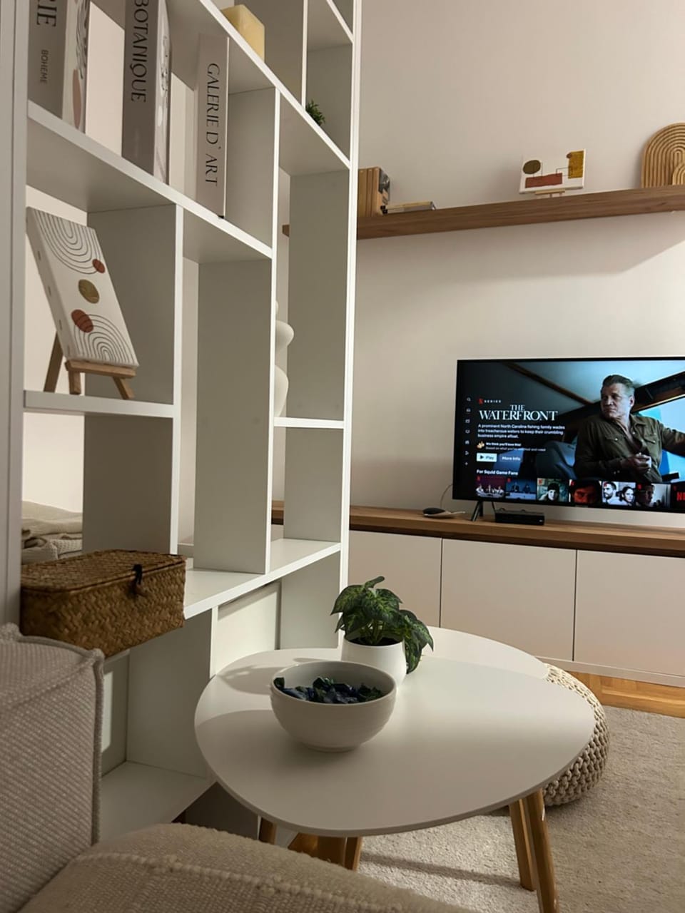 TV and multimedia, Living room, Seating area