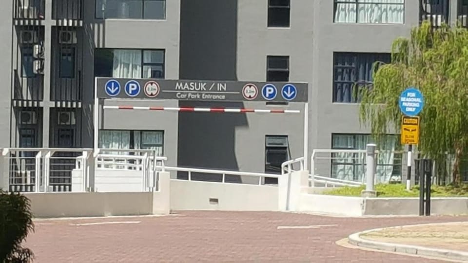 CYBERJAYA Shaftsbury Private Studio suites Free PARKING Apartment in Putrajaya