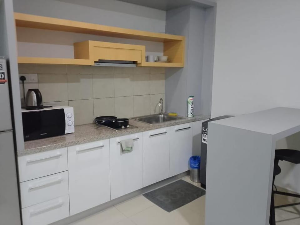 CYBERJAYA Shaftsbury Private Studio suites Free PARKING Apartment in Putrajaya