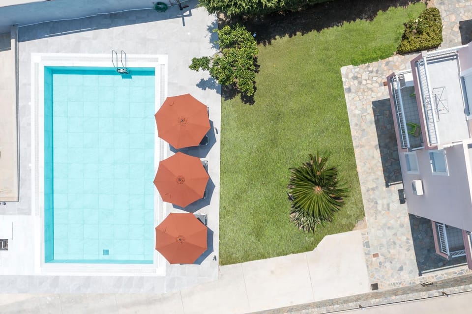 Bird's eye view, Swimming pool