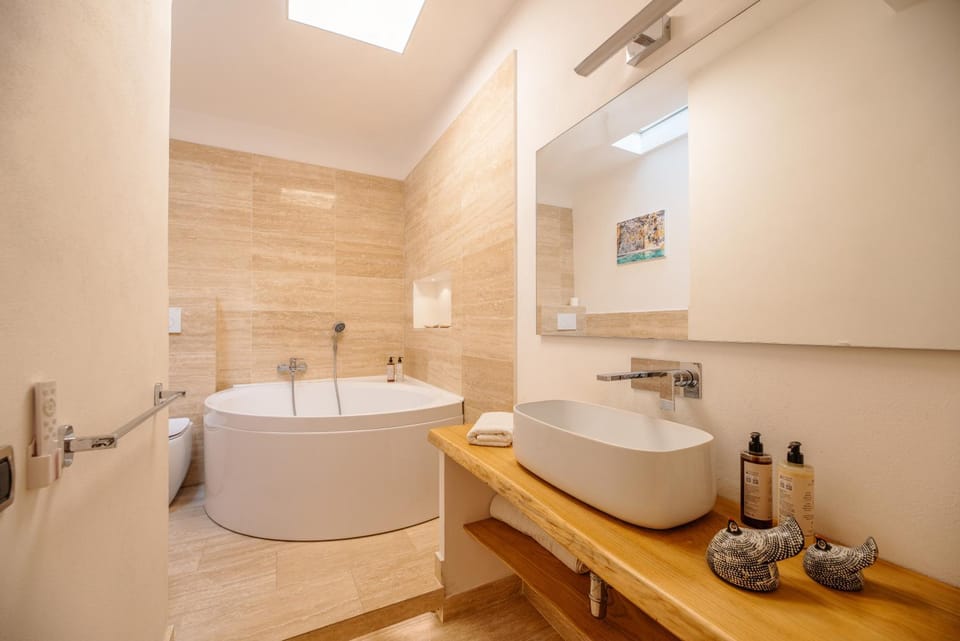 Bathroom, Bath