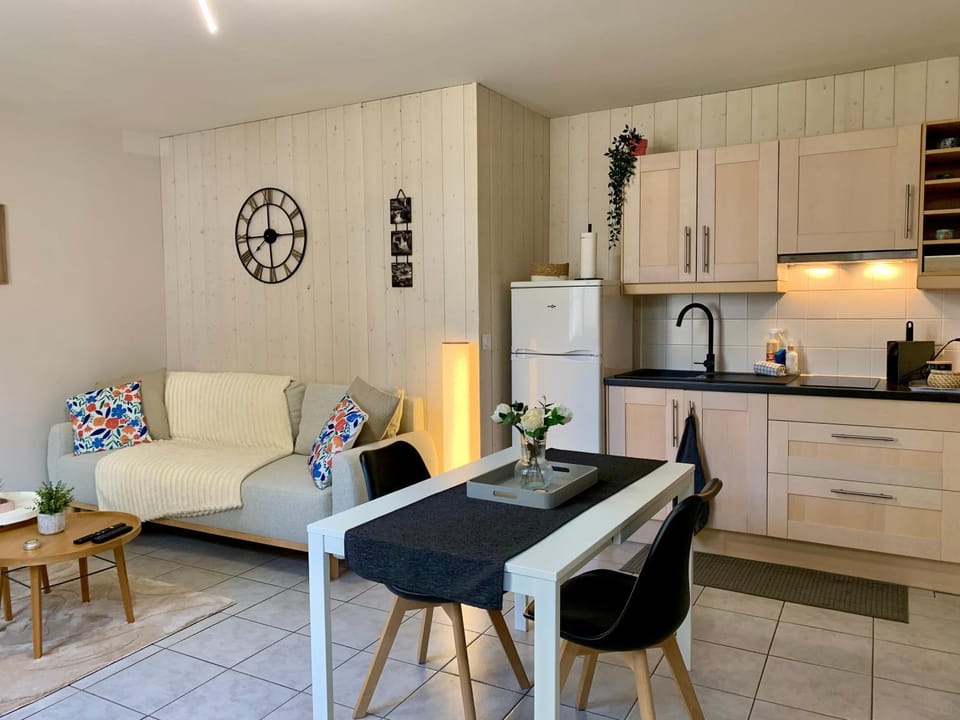 Petite Maison Cosy Apartment in Jura
