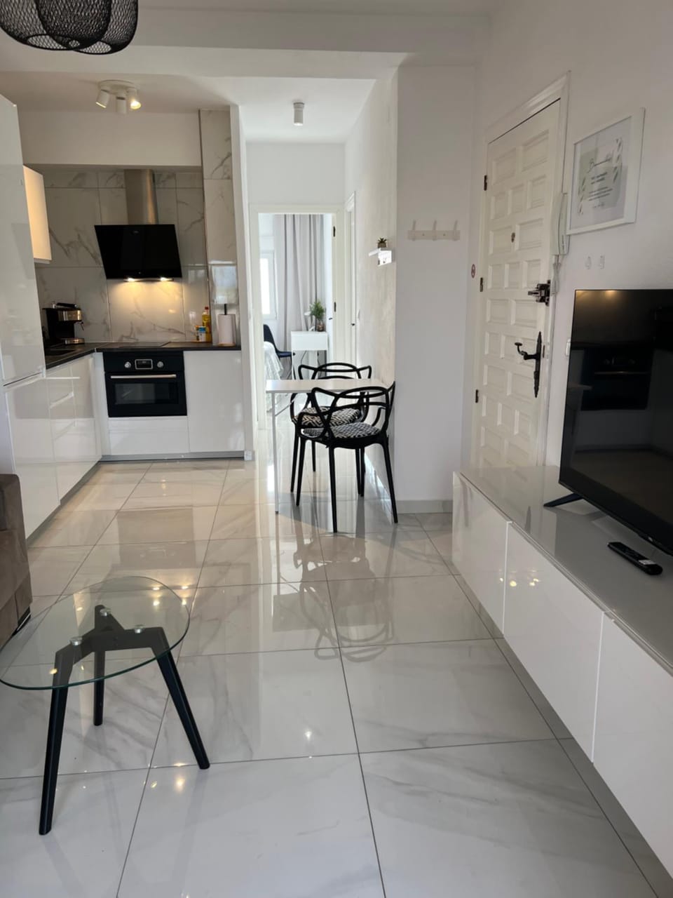Kitchen or kitchenette, Living room