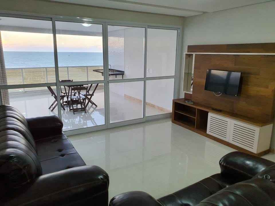 Imóvel frente mar total com 3 suítes Apartment in Guarapari