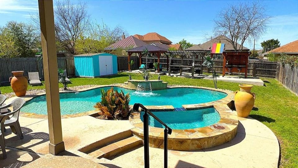 Swimming pool