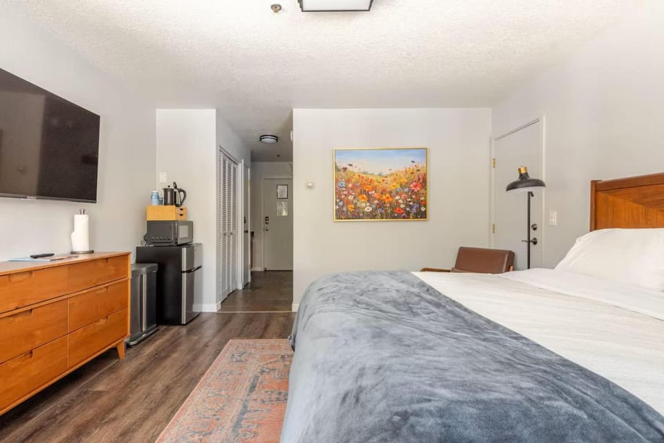 The Lookout Loft Great views and King Sized Bed Apartment in Kirkwood