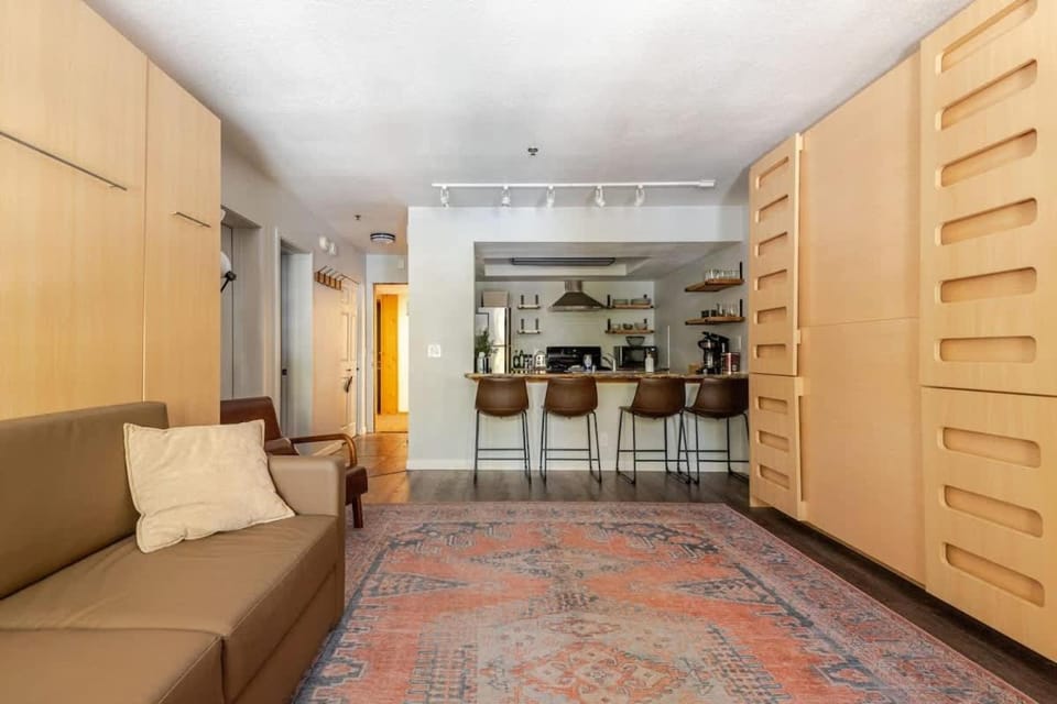 Modern Kirkwood One Bedroom with Deck Apartment in Kirkwood