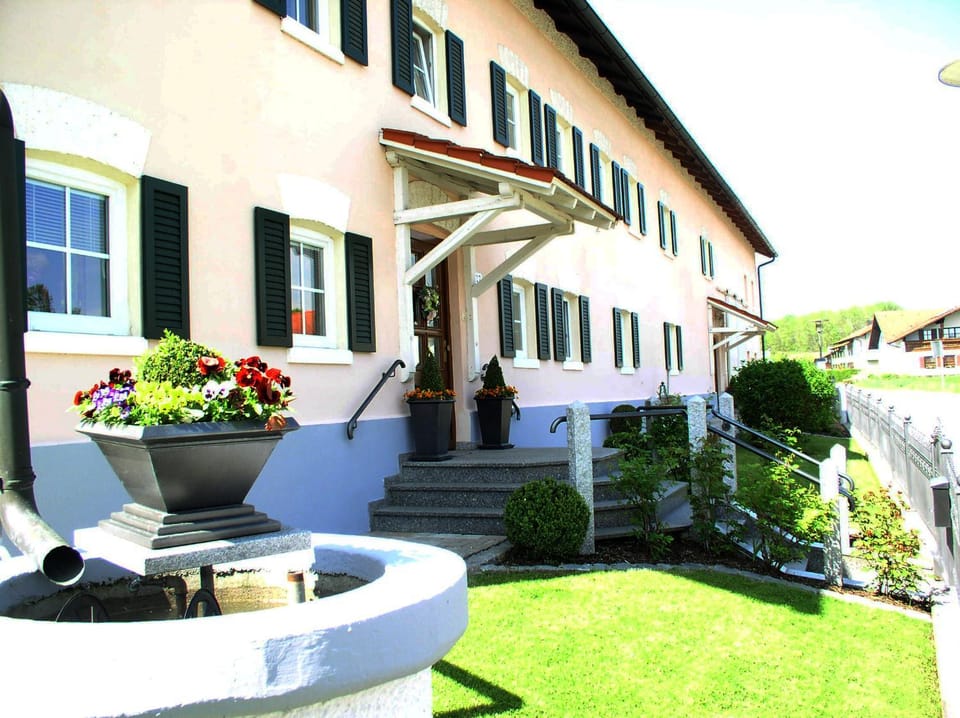 Facade/entrance