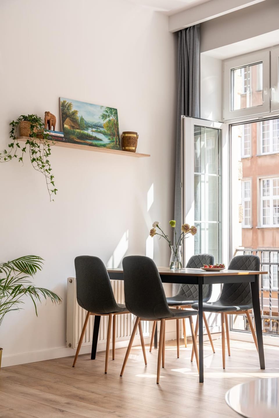 Living room, Seating area, Dining area
