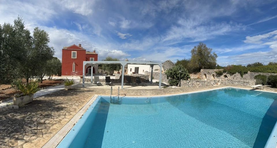 Property building, Day, Garden view, Pool view, Swimming pool, sunbed