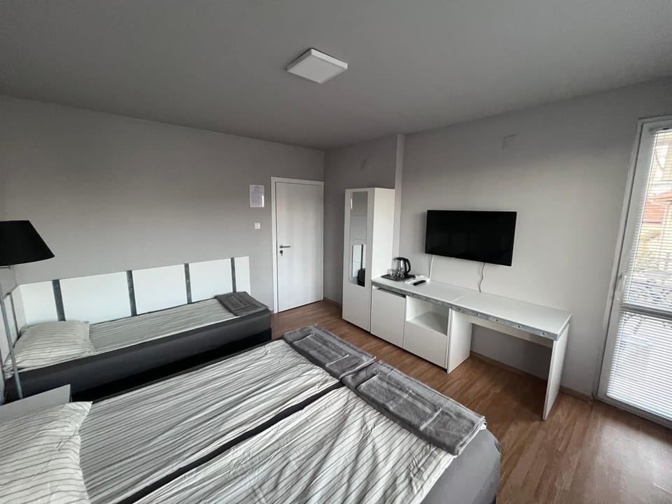 Bed, Photo of the whole room, towels