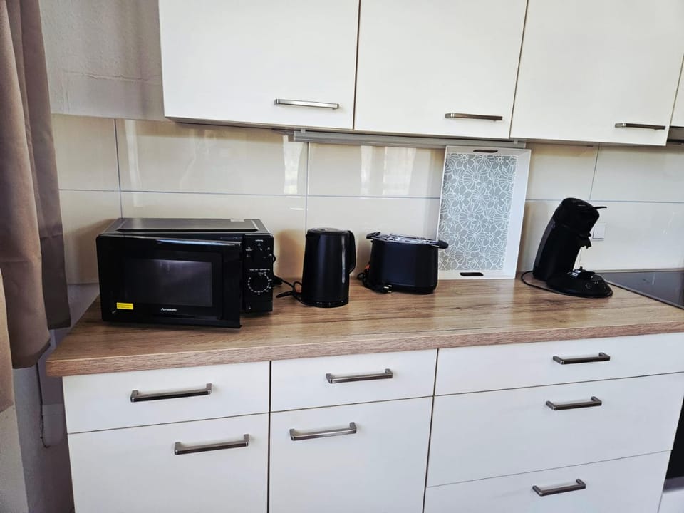 Coffee/tea facilities, microwave, toaster