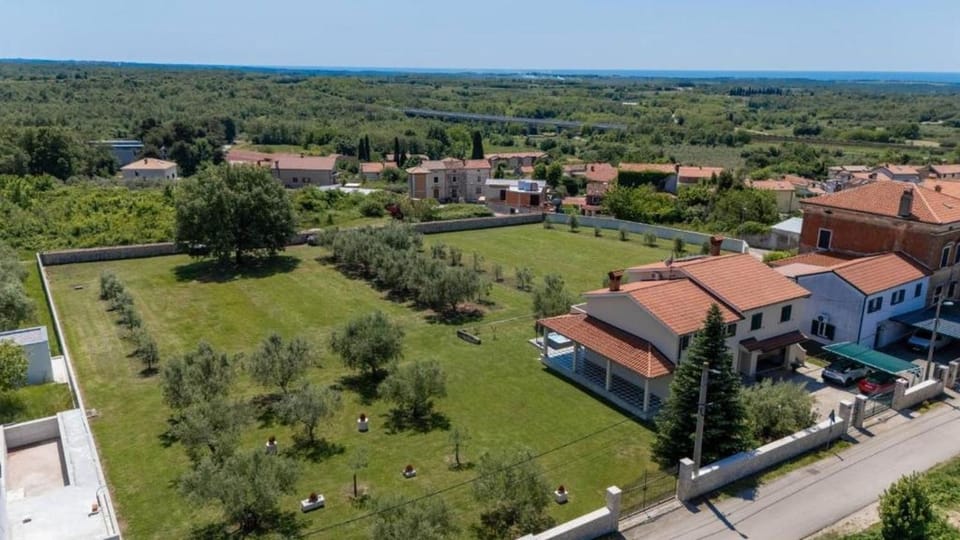 Property building, Bird's eye view