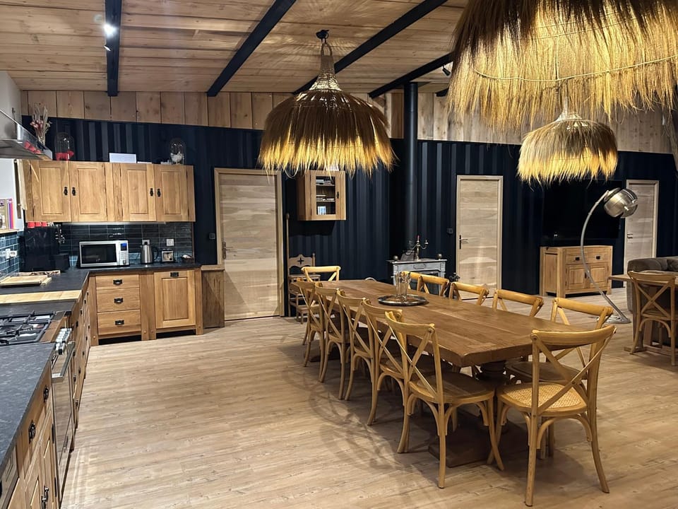 Kitchen or kitchenette, Dining area, dishwasher