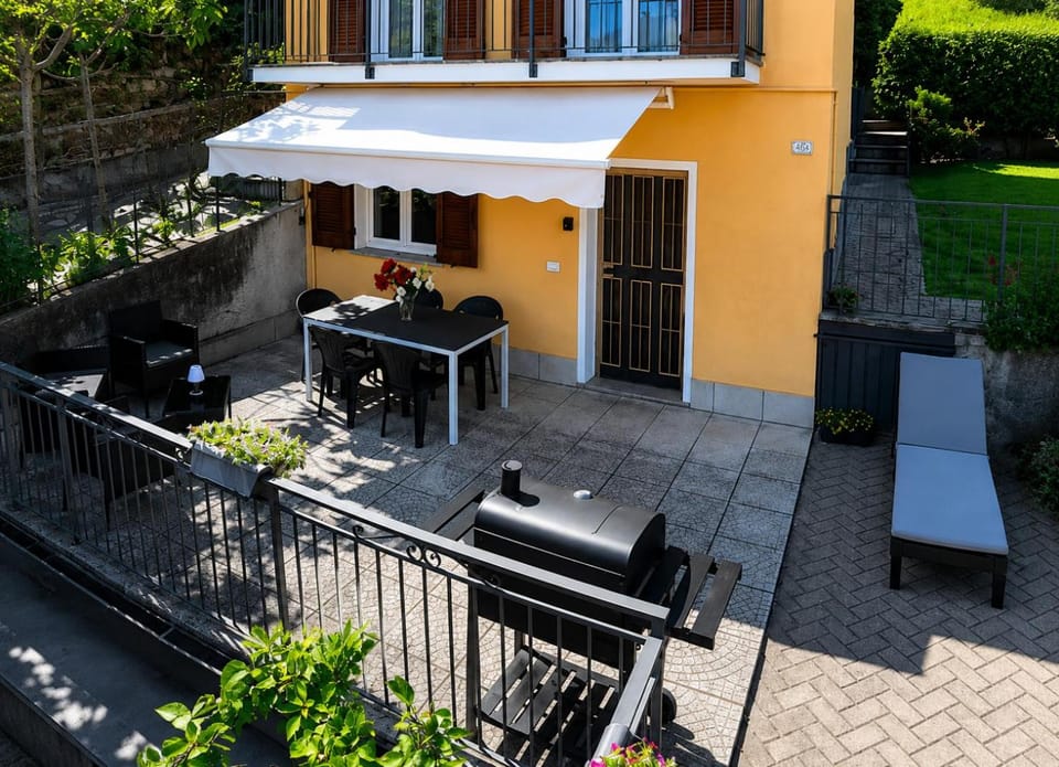 View (from property/room), Balcony/Terrace, Dining area, Garden view