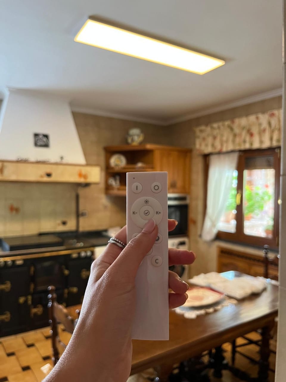 Kitchen or kitchenette, Dining area, stove