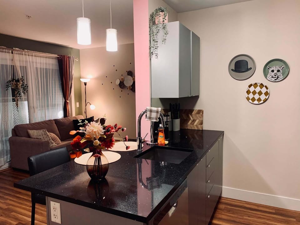 Downtown Oasis with a Balcony, Family-Friendly, WiFi Apartment in Dartmouth