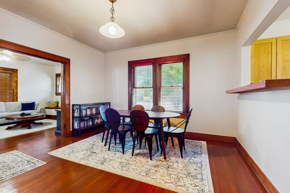 Walkable 1900s Home with Porch in Downtown Buda House in Buda