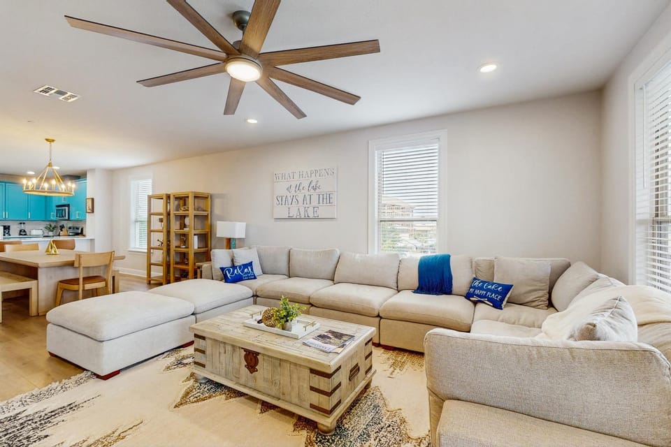 The Waters Condo - Lakefront Oasis Apartment in Lake Lyndon B Johnson