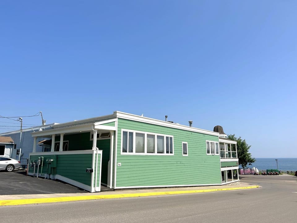 Pier Harbor #1 House in Saint Ignace