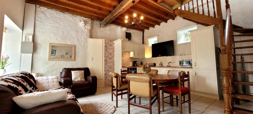 Kitchen or kitchenette, Living room, Dining area