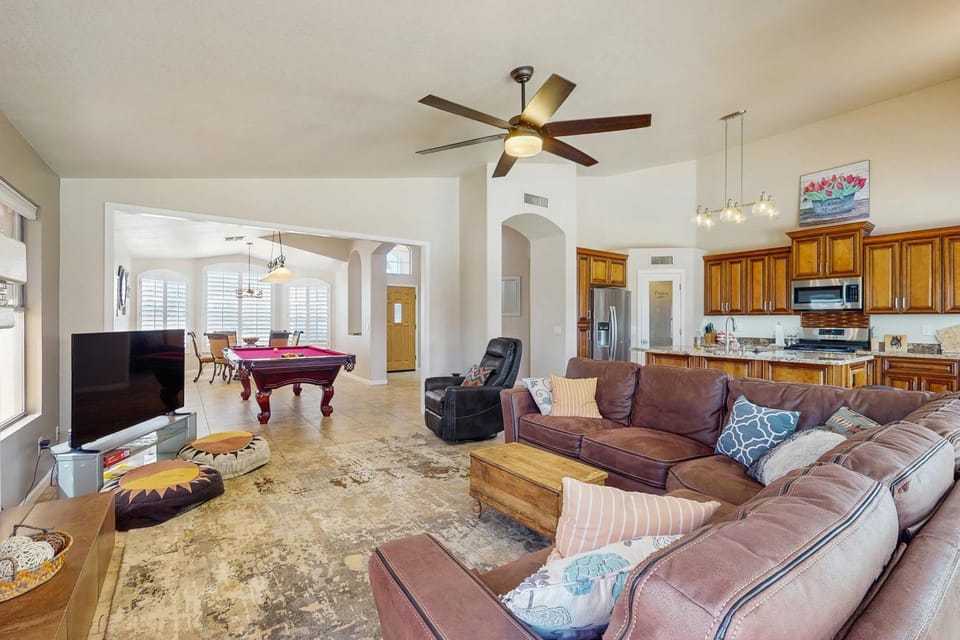 Private Pool, Yard & Pool Table! 'Avondale Abode' House in Avondale