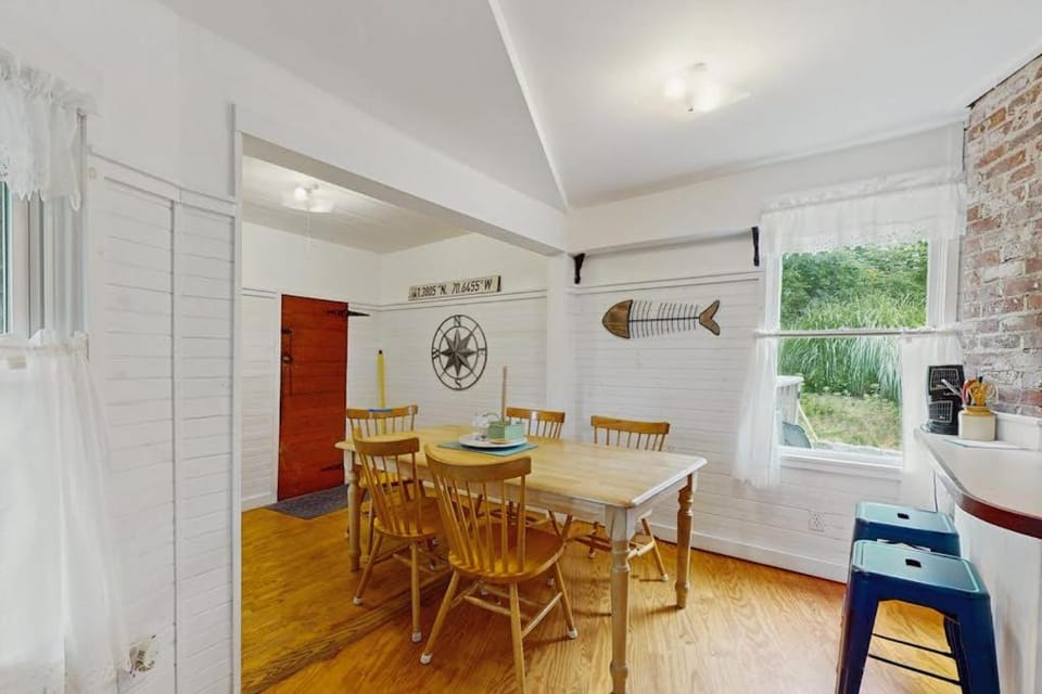 Beach House House in Tisbury
