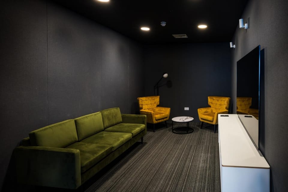 Communal lounge/ TV room, Seating area, Evening entertainment