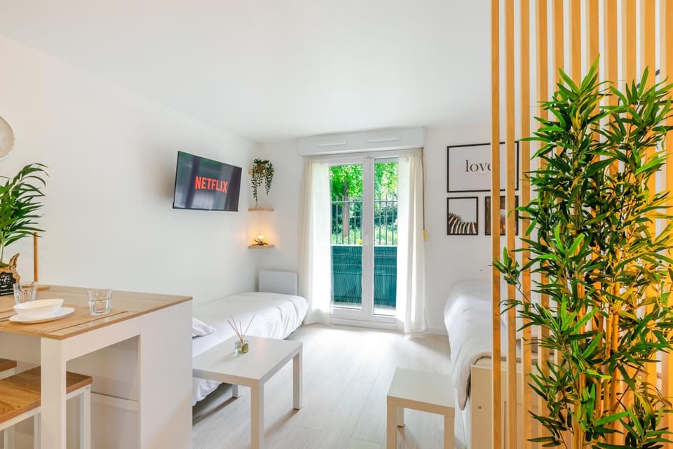 Le Carré CDG Studio Élégant Apartment in Île-de-France