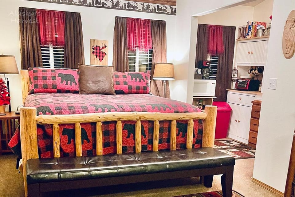 Alaska's Harvest Bed and Breakfast and Luxury Log Cabin Cabin in Alaska
