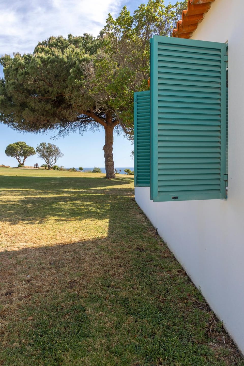 Property building, Spring, Day, Natural landscape, Garden, Garden view, Sea view