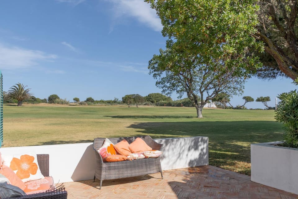 Day, Natural landscape, Garden, Seating area, Garden view, Sea view
