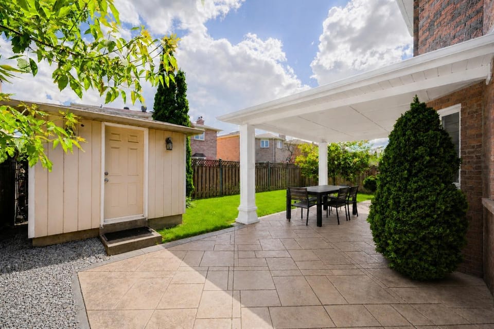 Patio, Garden, Seating area, Dining area