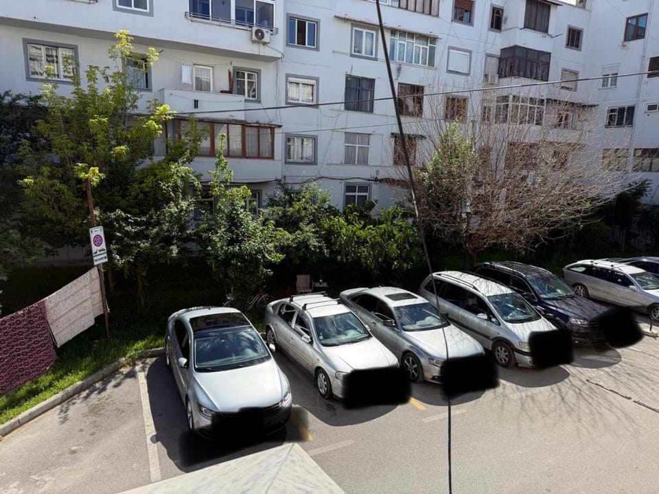 Neighbourhood, Location, Parking